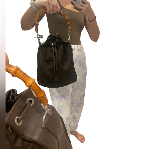 Gucci Authentic Vintage Bamboo Handle Bucket Bag - Picture 4 of 16